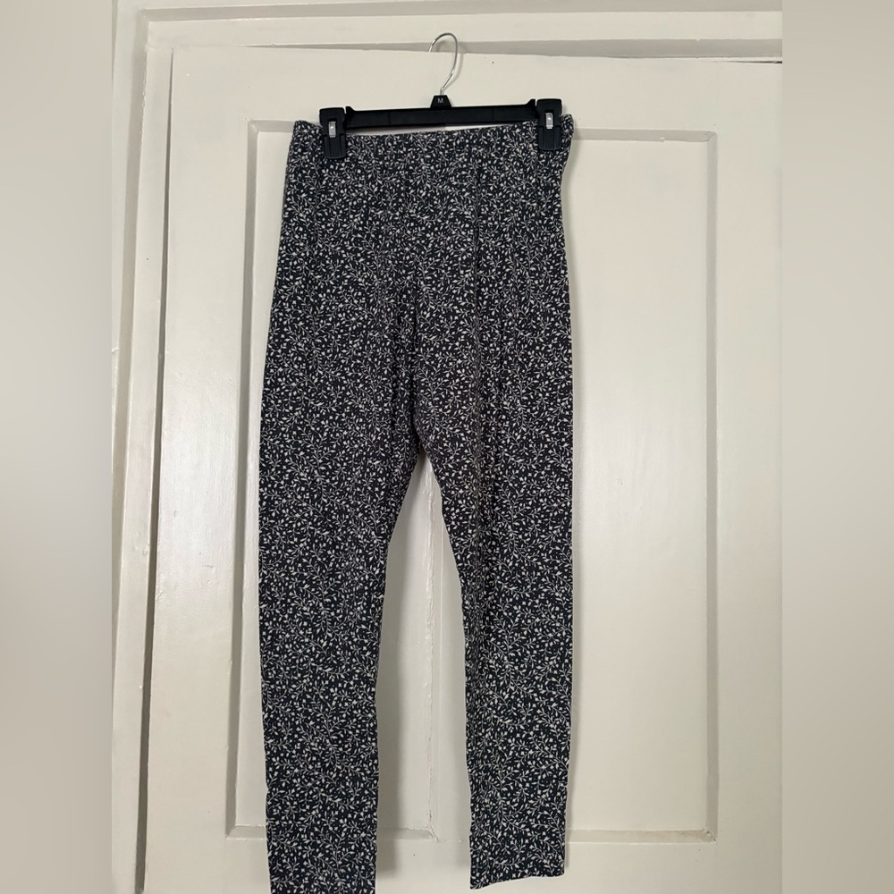 Old Navy Gray and White Patterned Leggings